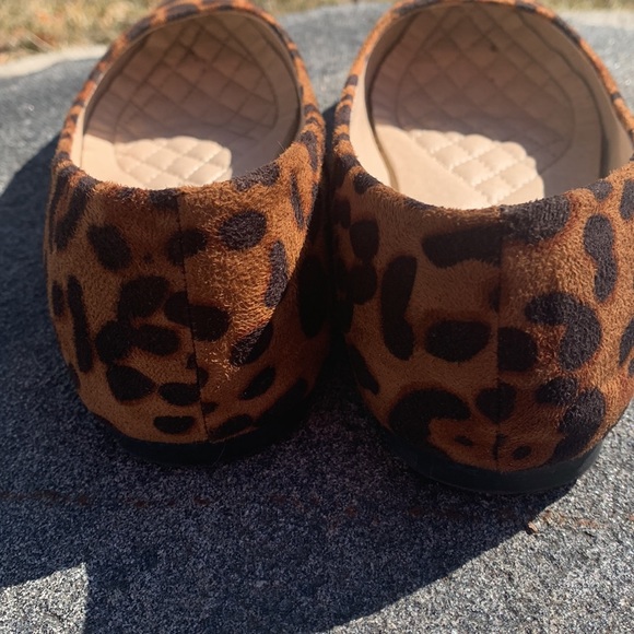 Maiernisi Jessi Pointy Leopard Flats 38 EUC Size 8 - Picture 4 of 8